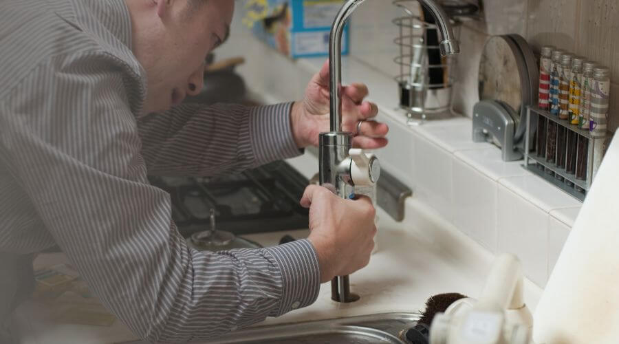 Professional Tankless Water Heater Installation in Kenedy, TX
